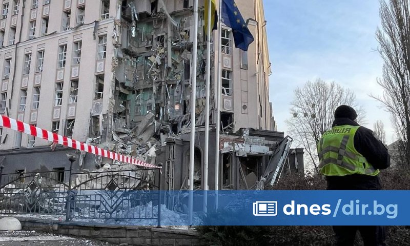 Взривове отекнаха в няколко украински града, след като по-рано в