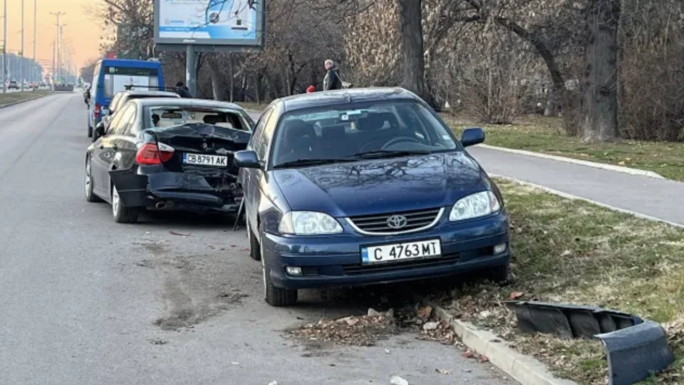 Разузнавач от Криминална полиция е шофьорът, блъснал три коли в София и избягал