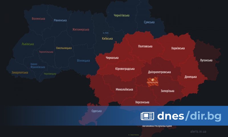 90 минути преди настъпването на новата 2023 година сирените за