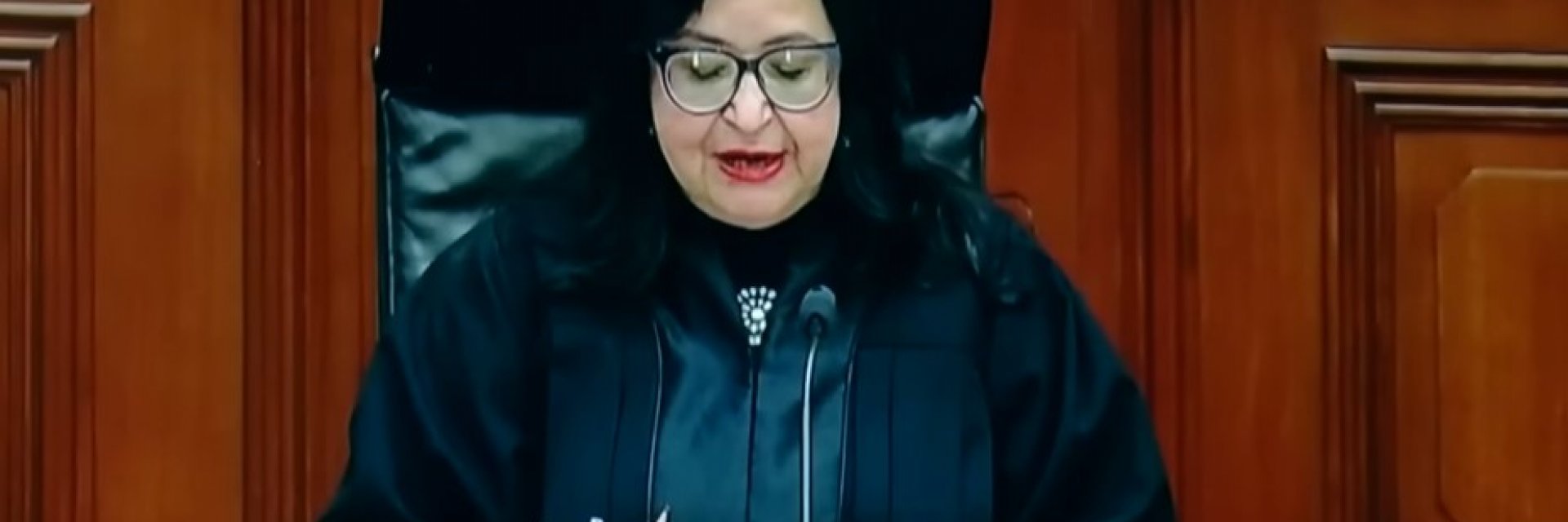 За първи път жена оглави Върховния съд на Мексико (видео)