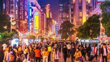 Как светът посреща китайските туристи – с бизнес стратегия или ужас?