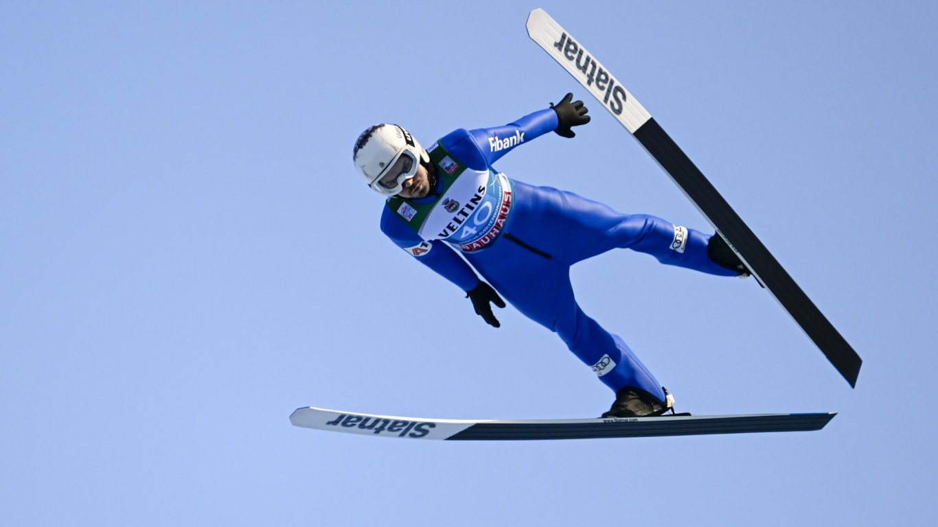 Дубъл: Зографски с втора поредна победа в летния ски скок