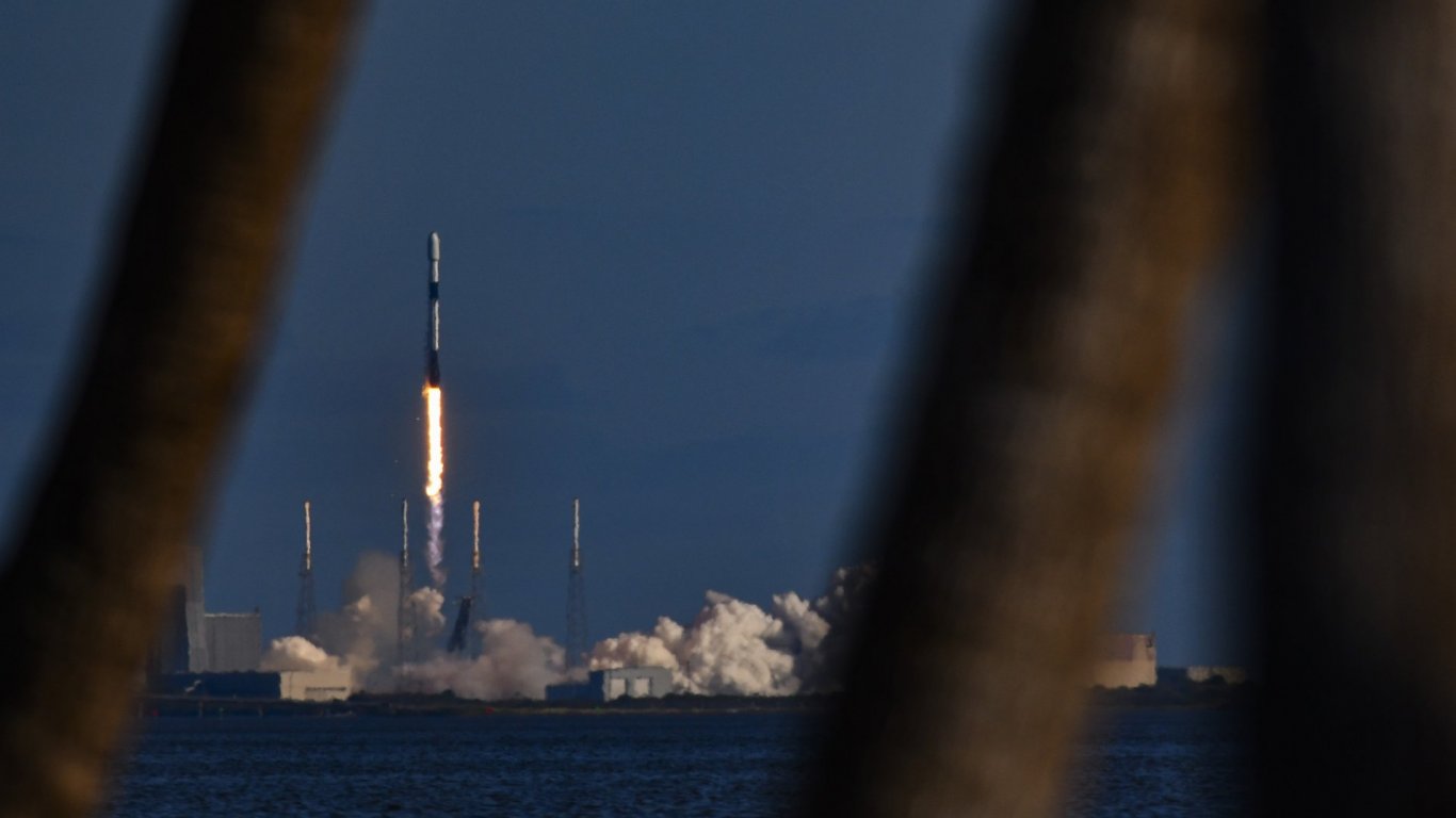 SpaceX извърши първо изстрелване на ракета в орбита за 2023 г. (видео)