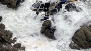 Двама възрастни и две деца избегнаха сериозни наранявания след като