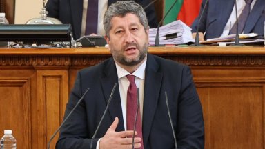 Лидерът на Демократична България Христо Иванов заподозря че акцията срещу