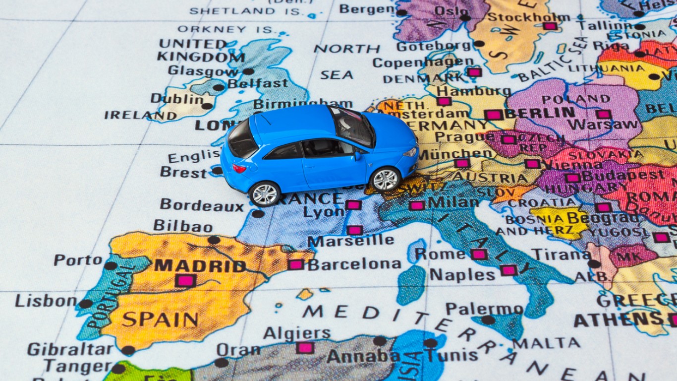8 изненадващи закона, с които трябва да се съобразявате, когато шофирате в Европа