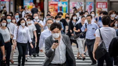 Токио е толкова пренаселен, че правителството плаща на семействата да го напуснат