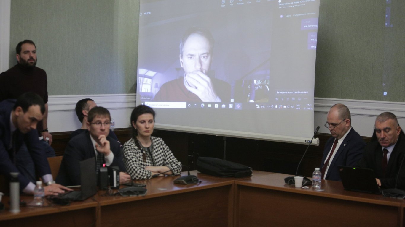 Грозев: Ще се чувствам заплашен, ако се върна - в България има много агенти на руските спецслужби
