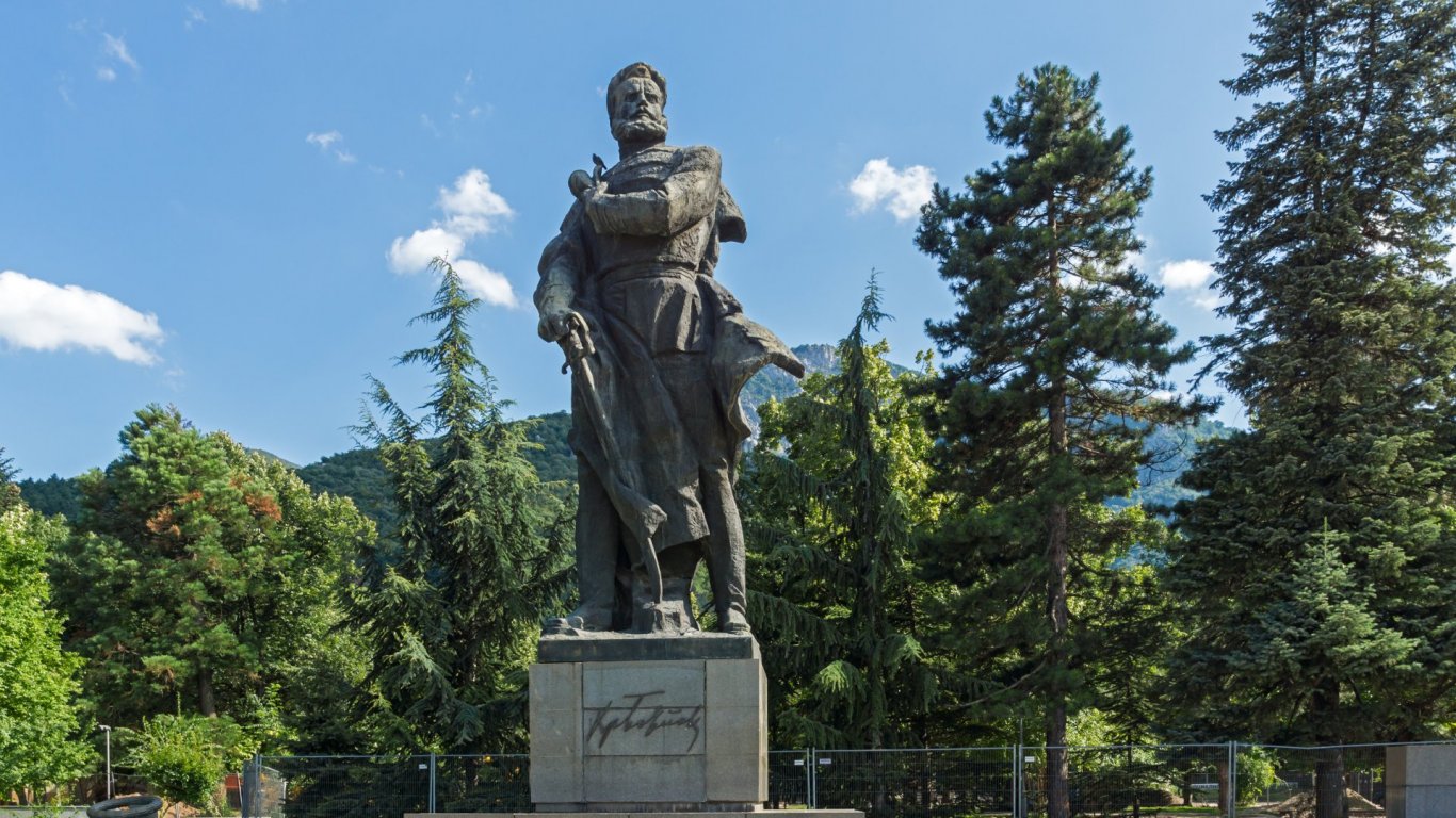 Честваме 175 години от рождението на поета и революционер Христо Ботев