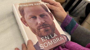 Мемоарите на британския принц Хари се продават в Испания преди официалната премиера