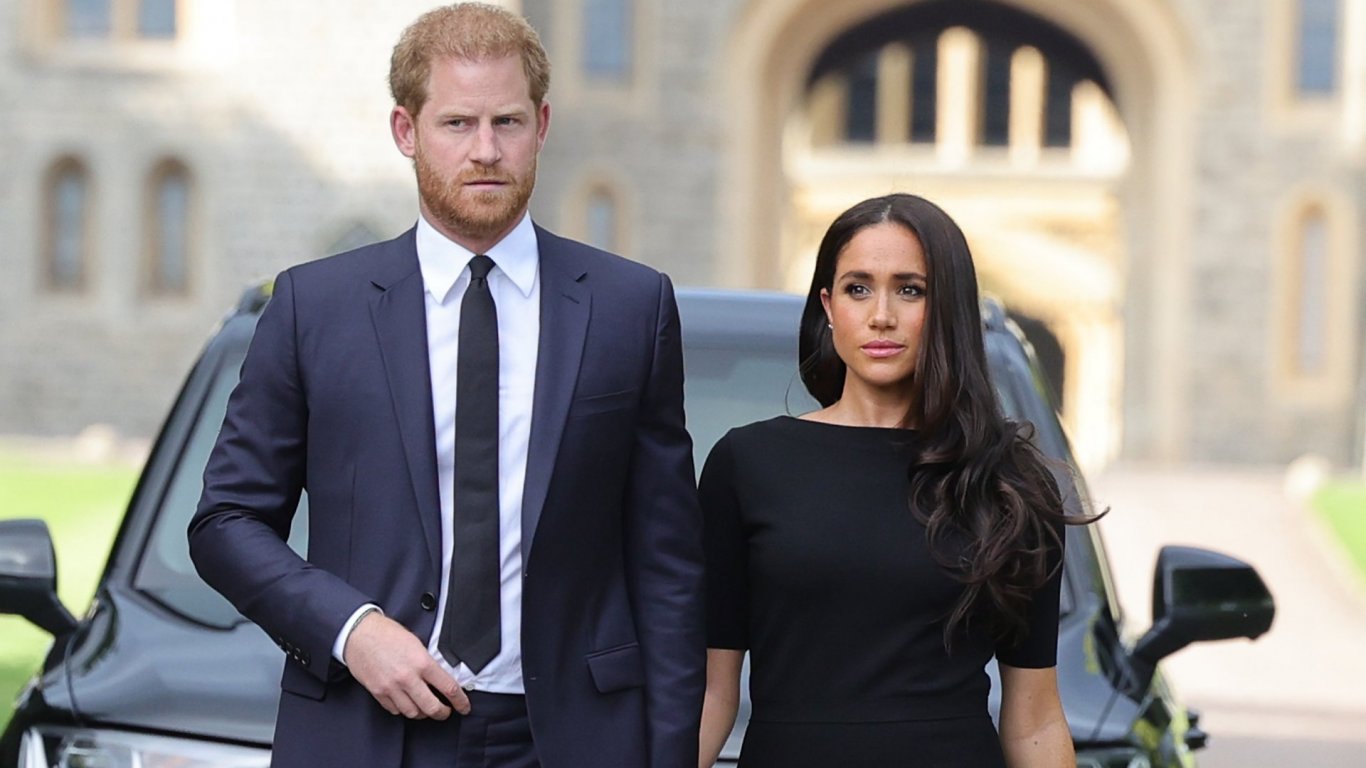Принц Хари и съпругата му Меган са поканени на коронацията на крал Чарлз Трети