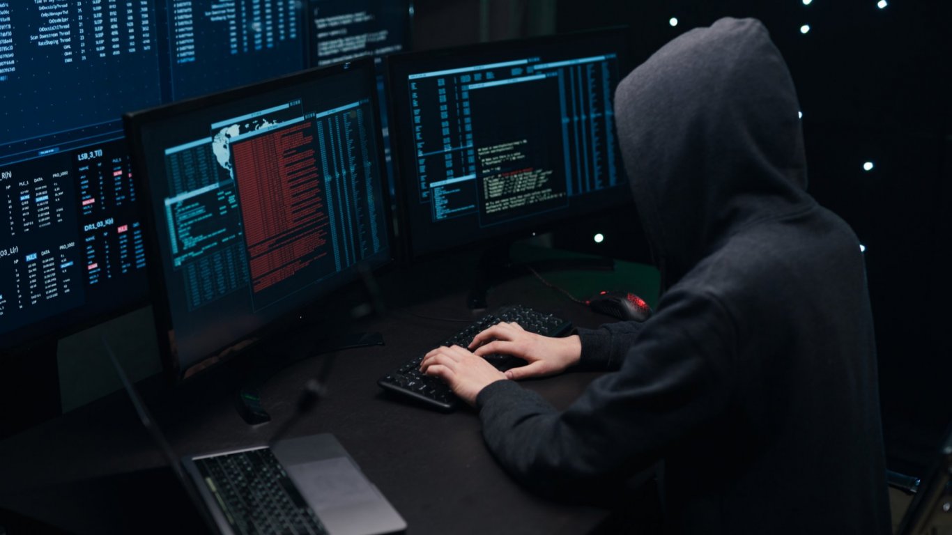 Руски хакери били в системата на украинския мобилен оператор с месеци преди кибератаката