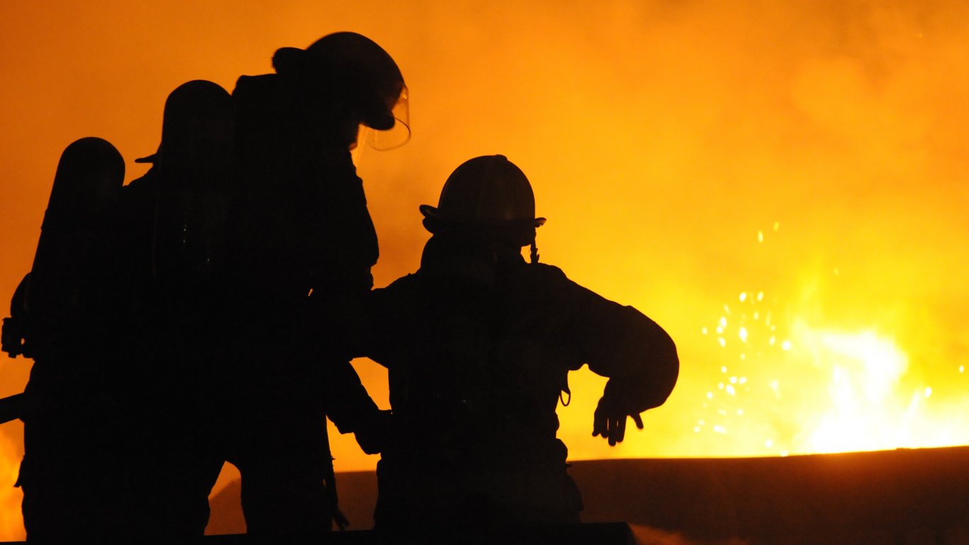За часове потушиха 11 пожара в Югозападна България 