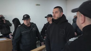 Пловдивският районен съд остави в ареста  23 годишния полицай от СДВР