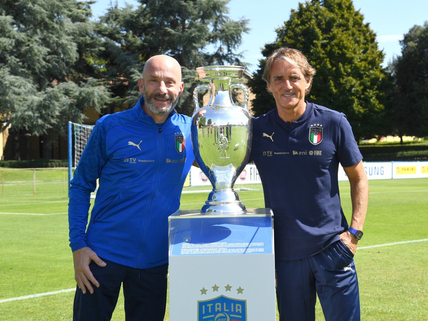 Виали и Манчини - шампиони на Европа с Италия през 2021-ва. Сиамските близнаци са неразделни