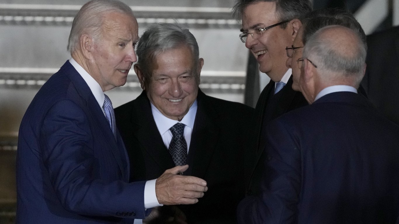Байдън за първи път в Мексико като президент на САЩ