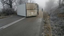 Трима пострадаха при катастрофа с камион край Русе