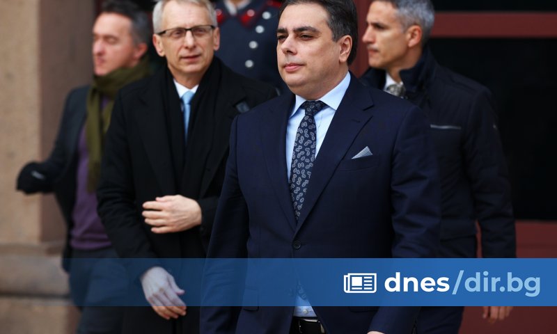 След днешното връчване на мандата от президента мисля, че стана