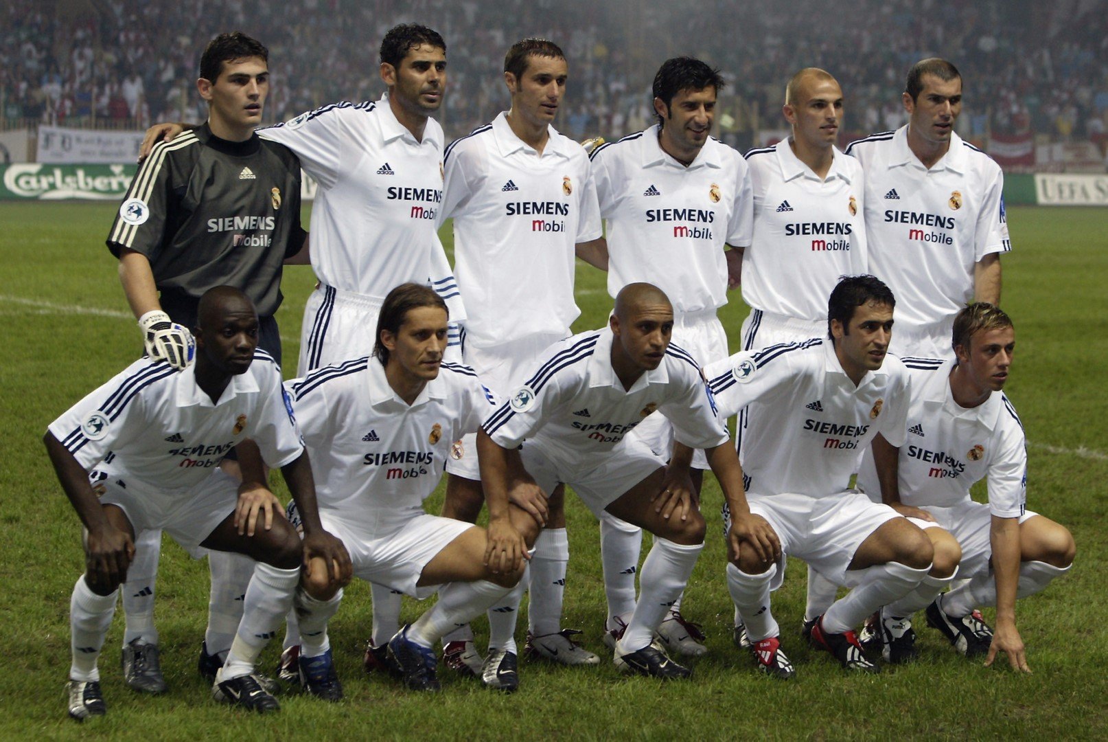 Реал през 2002-ра - Галактикос, но с петима испанци сред тях почти винаги в стартовия състав. Или дори шестима - като на тази снимка: Касияс, Йеро, Елгера, Салгадо, Раул, Гути.