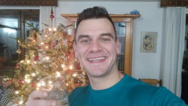 Загиналият парапланерист Тома Стоичков е определян от приятелите си като момче