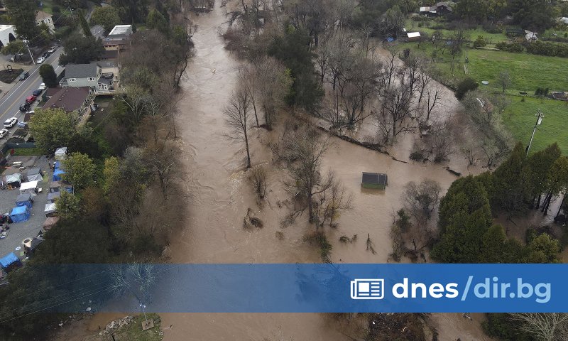 Общо 17 са вече жертвите на поредицата от опустошителни бури