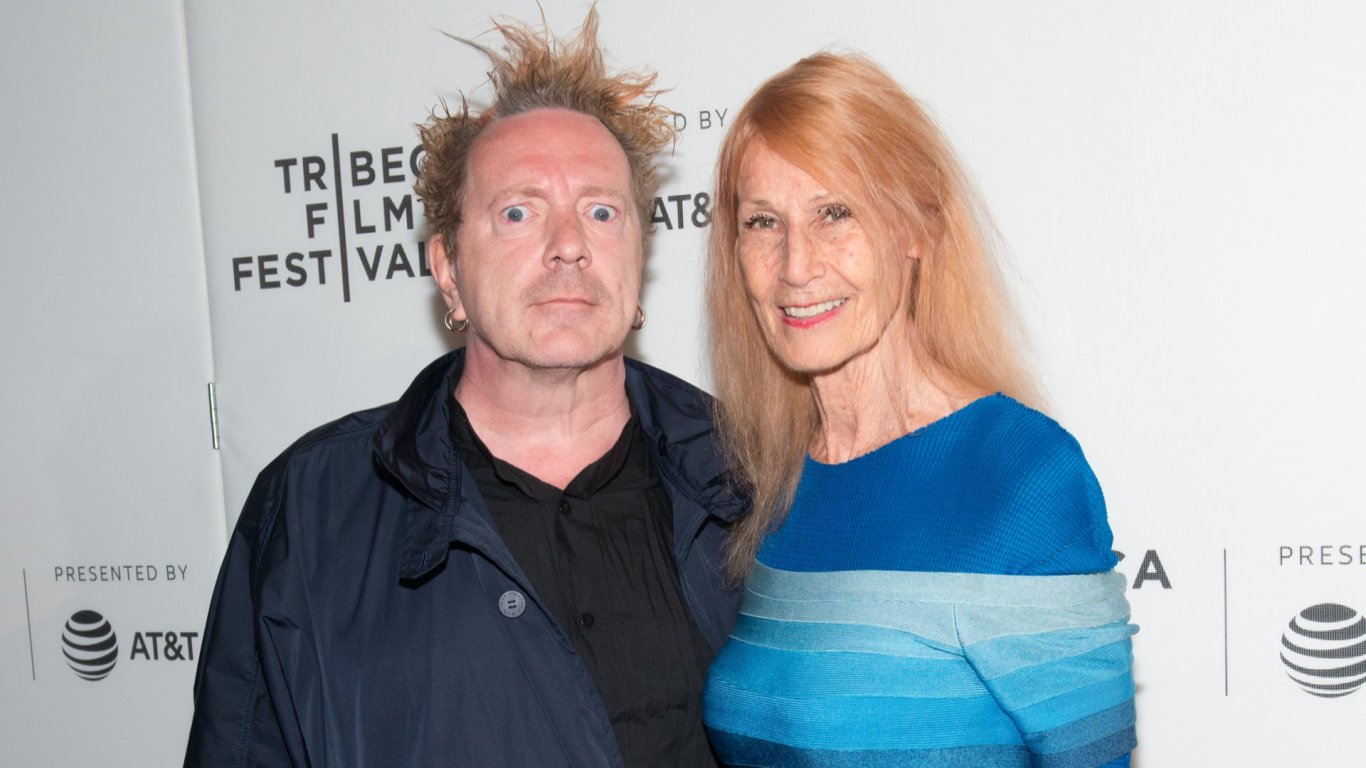 Бившият фронтмен на "Sex Pistols" иска да участва на "Евровизия 2023" с песен, посветена на съпругата му