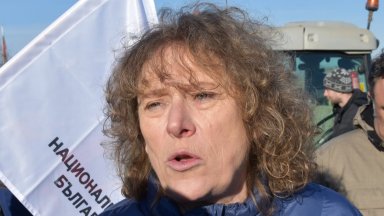 Депутатката от Демократична България Албена Симеонова заяви че не ѝ