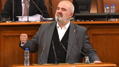 Маноил Манев от ГЕРБ бе лаконичен след изслушване при закрити