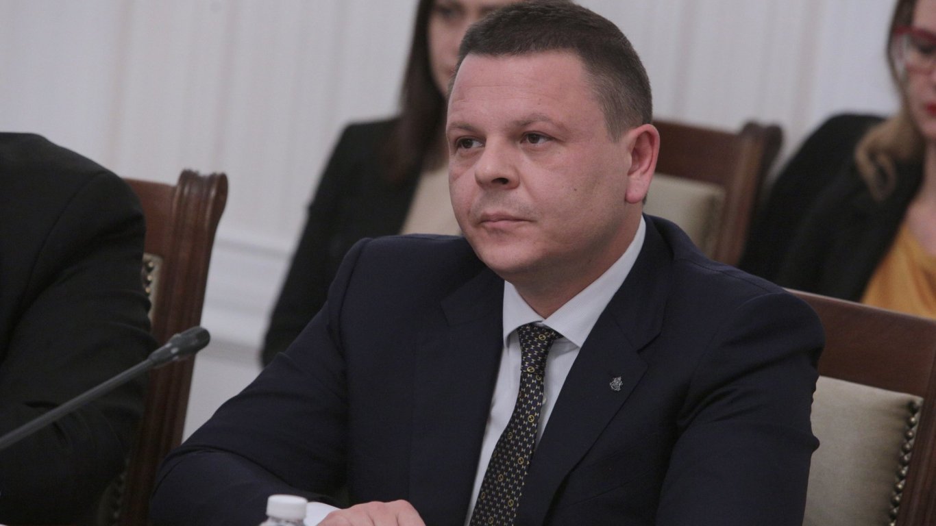 Христо Алексиев поиска от "Български пощи" варианти за по-високи заплати за служителите им