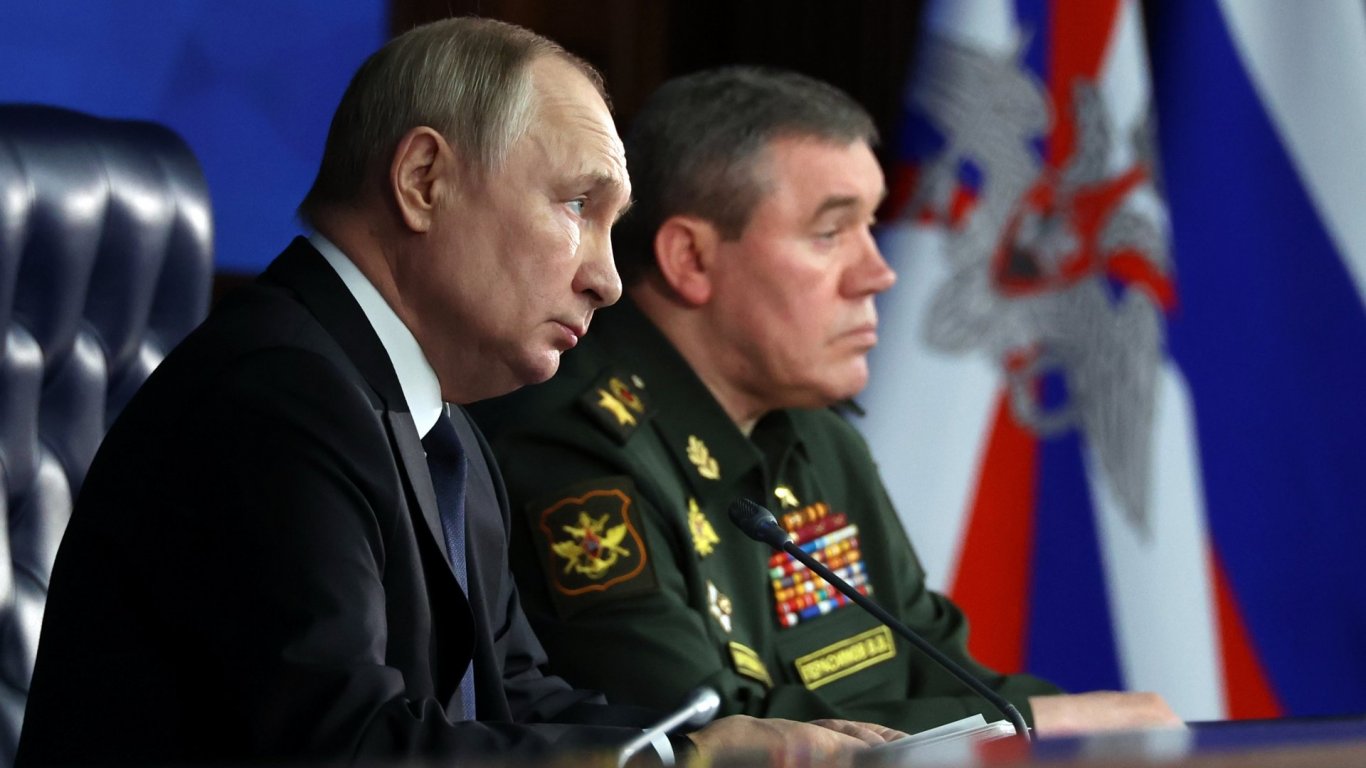 Путин обвързва военния си елит все повече със съдбата на войната