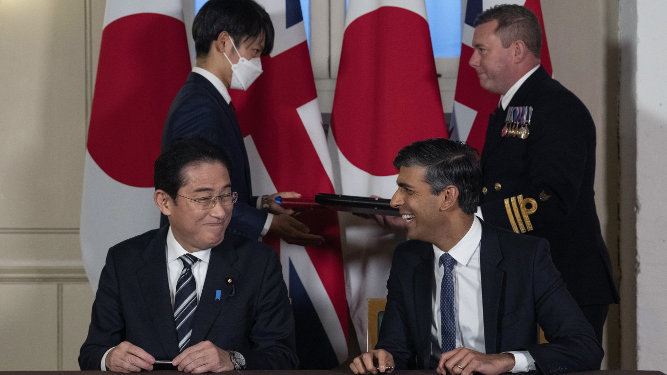 Зад стените на "Тауър": Лондон и Токио договориха военно партньорство за отбрана