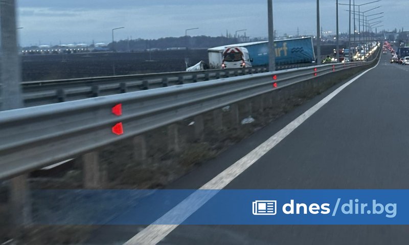 Две катастрофи в София станаха в ранните сутрешни часове днес