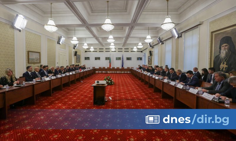 Парламентарната комисия по вътрешна сигурност и обществен ред проведе съвместно