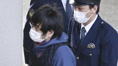 Японски прокурори официално повдигнаха днес обвинение на мъжа заподозрян в