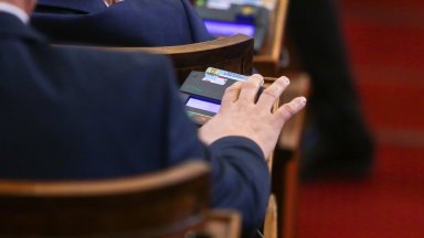 Депутатите решиха да възложат на министъра на културата предприемане на