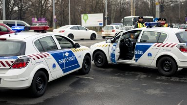 Мъж намушка с нож вчера трима полицаи в унгарската столица