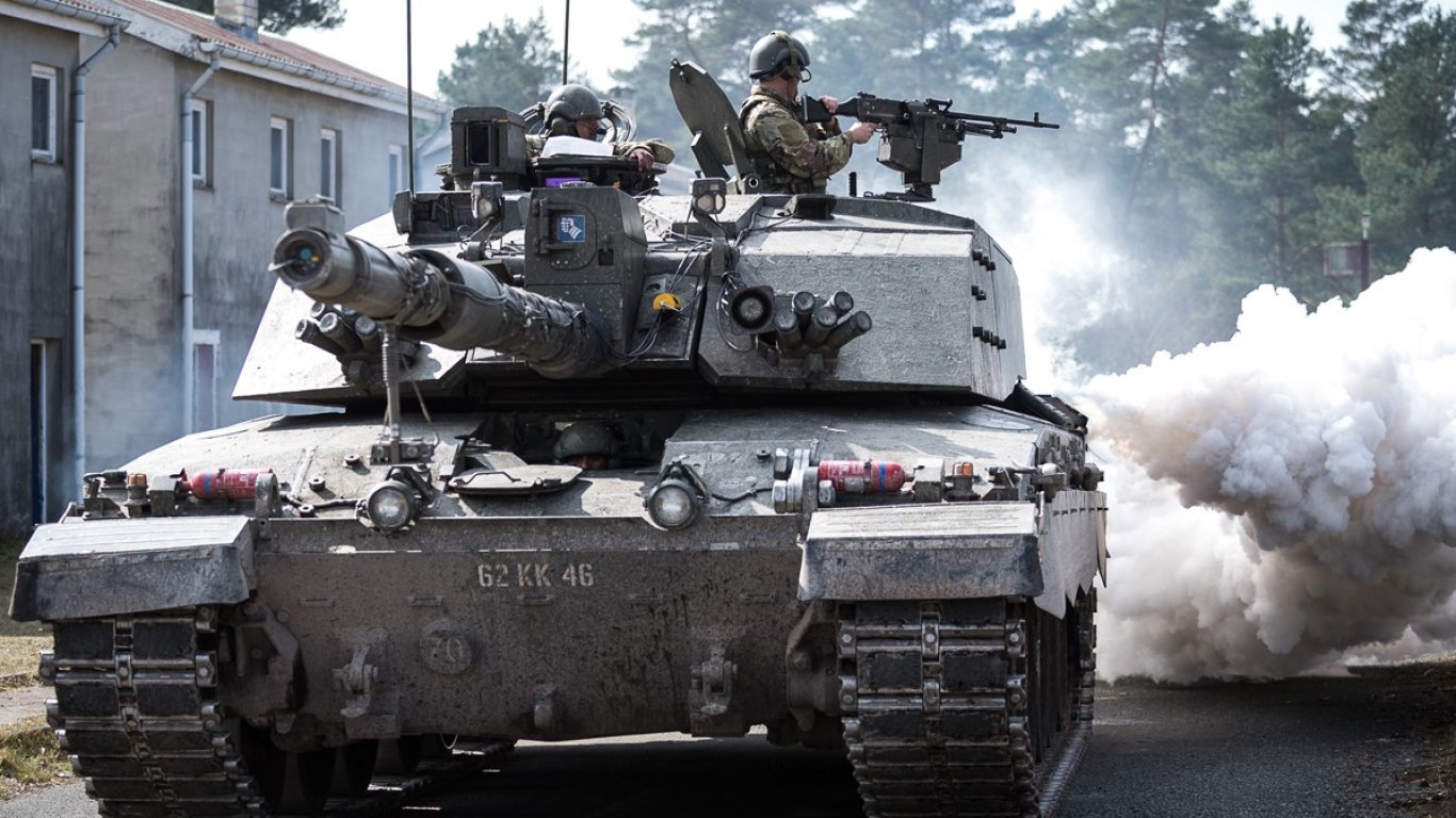 9 европейски държави с голямо дарение от бойни танкове и оръдия за Украйна