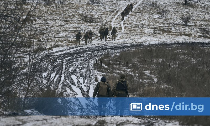 Освен на фронта, боевете за украинския град Соледар от няколко