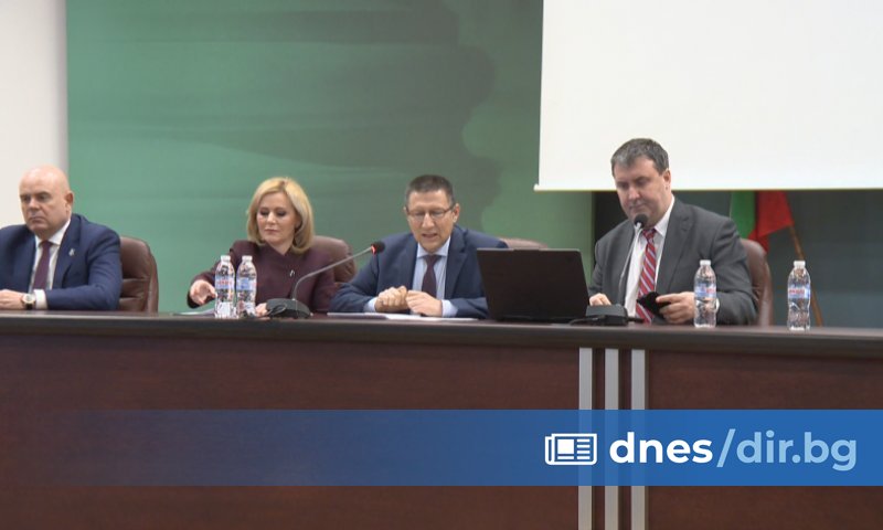 Привлечени са като обвинени четири лица по случая Нексо. Те са