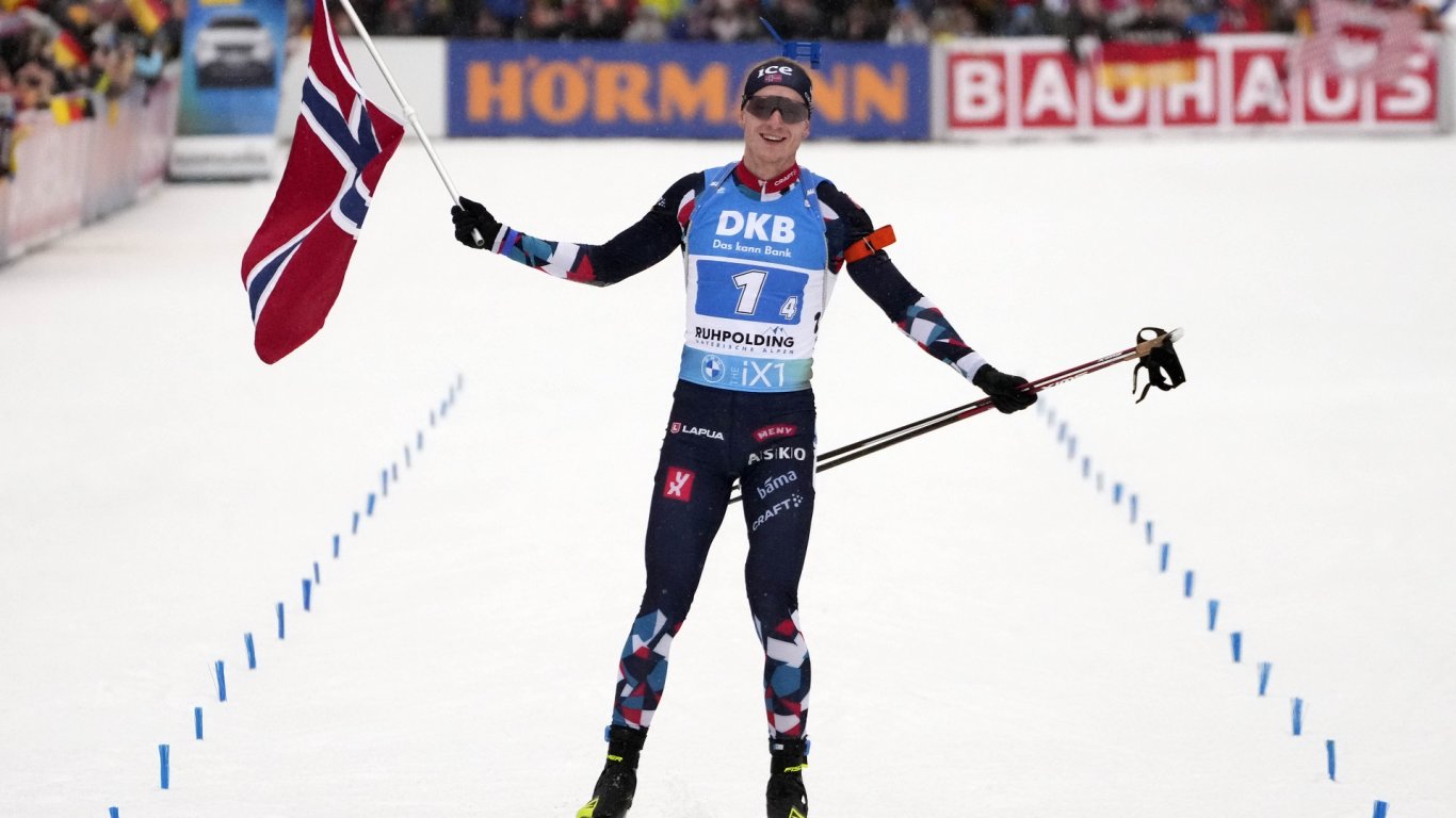 Норвегия не даде шанс на останалите в Световната купа по биатлон