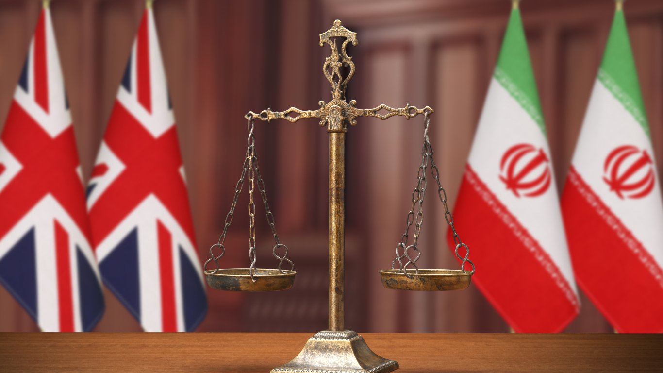 Иран екзекутира бивш зам.-министър на отбраната за шпионаж в полза на Великобритания