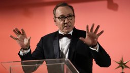 Кевин Спейси ще получи награда за цялостно творчество на фестивала в Кан