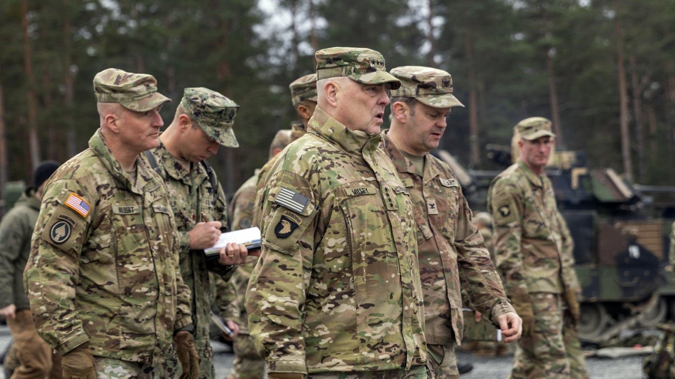 САЩ обучават военни от Украйна, НАТО - от Тайван