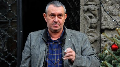 Два екипа от Центъра за спешна медицинска помощ в Бургас са