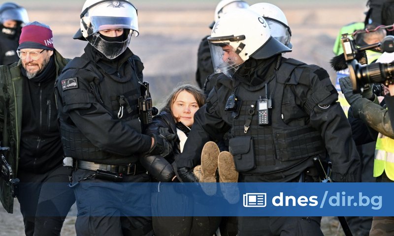 Климатичната активистка Грета Тунберг беше сред задържаните на днешния протест