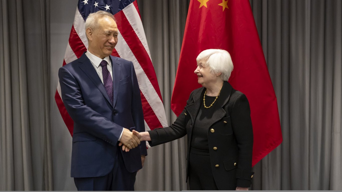 Йелън и Хъ: Да не допуснм конкуренцията между САЩ и Китай да прерасне в конфликт
