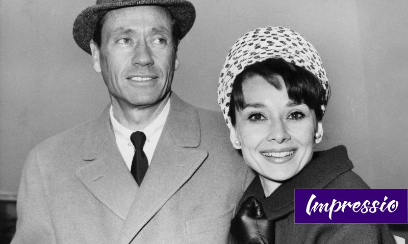 Одри Хепбърн с първия си съпруг Мел Ферер на летището в Лондон, 1964 г ...