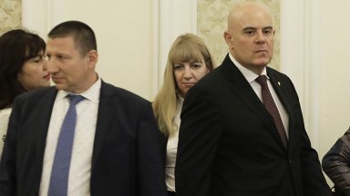 Борислав Сарафов подаде сигнали в прокуратурата и ВСС срещу Иван Гешев