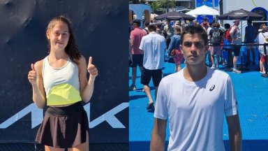 Победа и загуба за младите българи на Australian Open