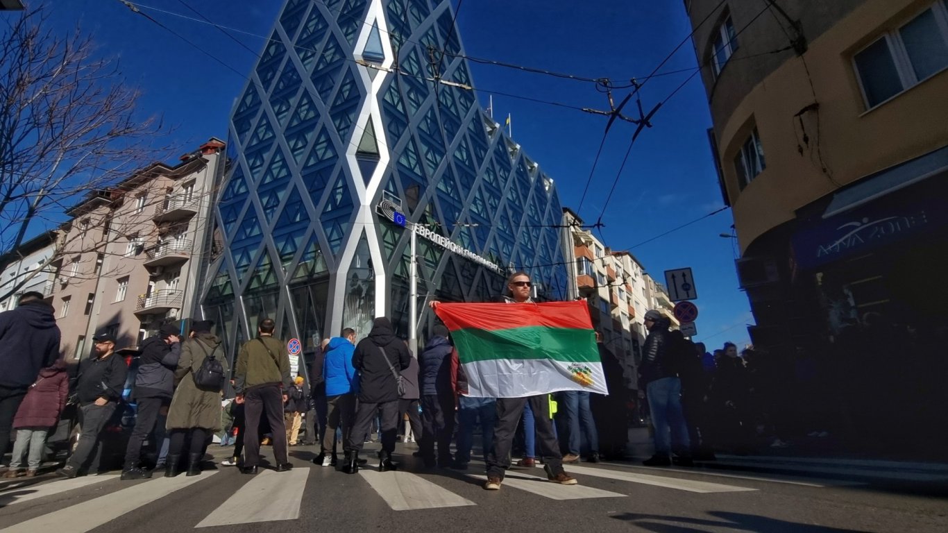 Шествие в София в защита на правата на българите в РСМ и пребития в Охрид Християн Пендиков